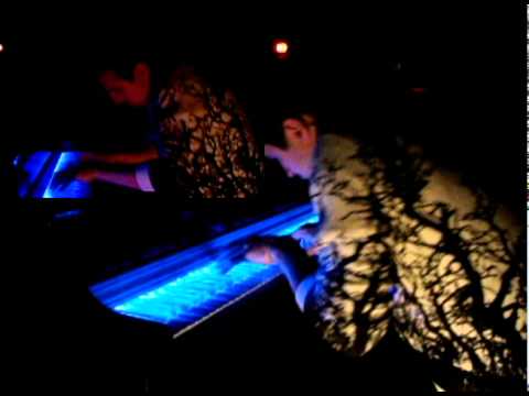 Whats My Name Rihanna Oh nana on GloKeys Piano - YouTube