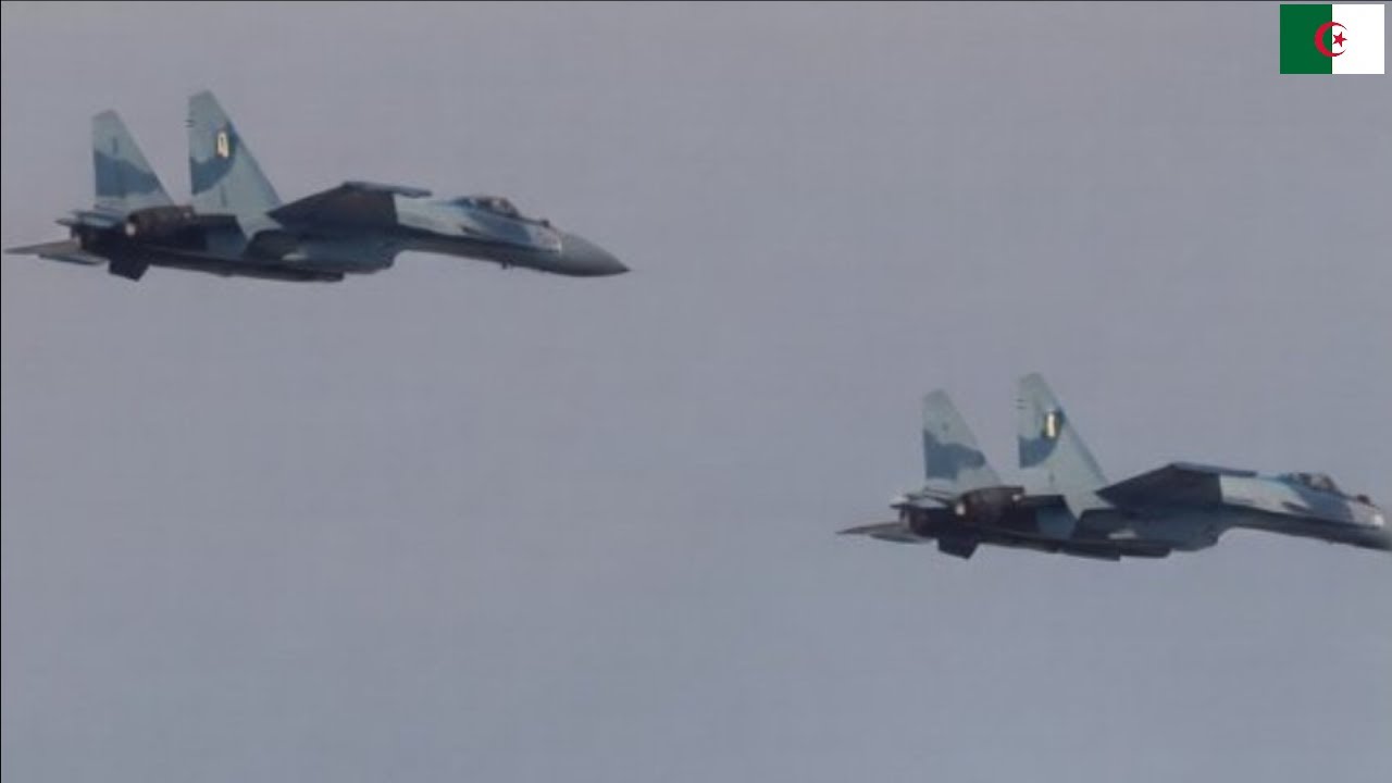 Алжир начал эксплуатацию истребителей Су-35.