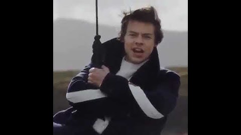 Harry grabando sign of the times
