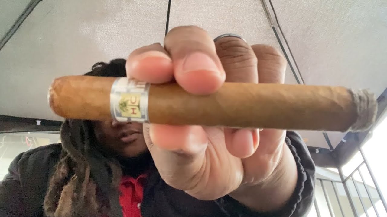 Chillin Outside With The HC White Sungrown