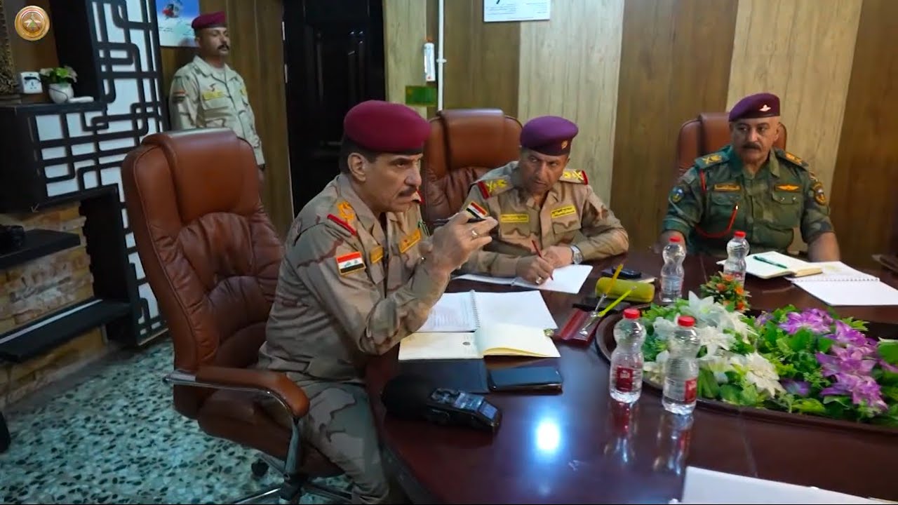 رئيس أركان الجيش يزور قاعدة التاجي الجوية