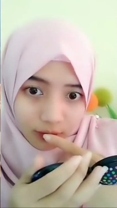 Story wa halu cium cewe cantik