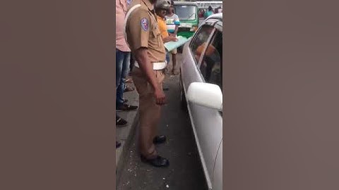 පොලිස් නිලධාරීයට දුන්න පාඩම 😂😂#police #srilanka #today #news