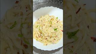 Ise khane ke liye hotel kyu jana #shorts #whitesauce #pasta #spaghetti #recipe