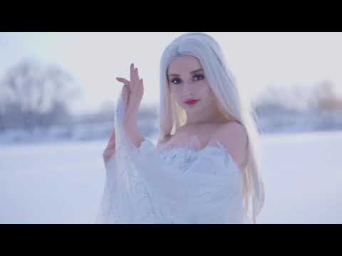 Video: Elsa Pataky Kan Skryte Av En Figur På Stranden