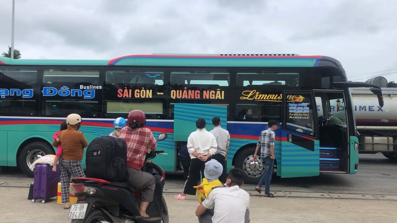 Xe Khách Việt Nam (Ngắm Xe Khách Đón Trả Khách Tại Cây Xăng Đại Thành,Mộ Đức) | Tấn Nguyễn 76