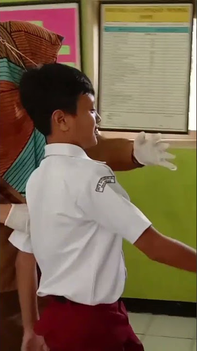 Lucu!!! Ekspresi anak saat di suntik imunisasi