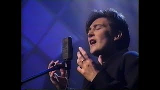 kd lang - Season of Hollow Soul (MTV Unplugged 1992 - stereo audio) chords