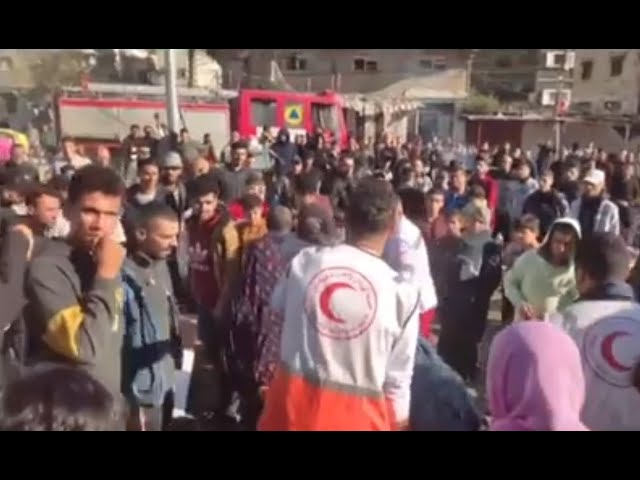 قصف مقر الهلال الأحمر الفلسطيني في خان يونس