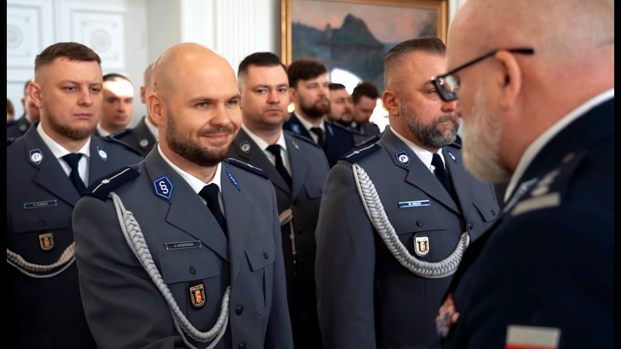 UROCZYSTY APEL Z OKAZJI WRĘCZENIA AKTÓW MIANOWANIA NA WYŻSZE STOPNIE