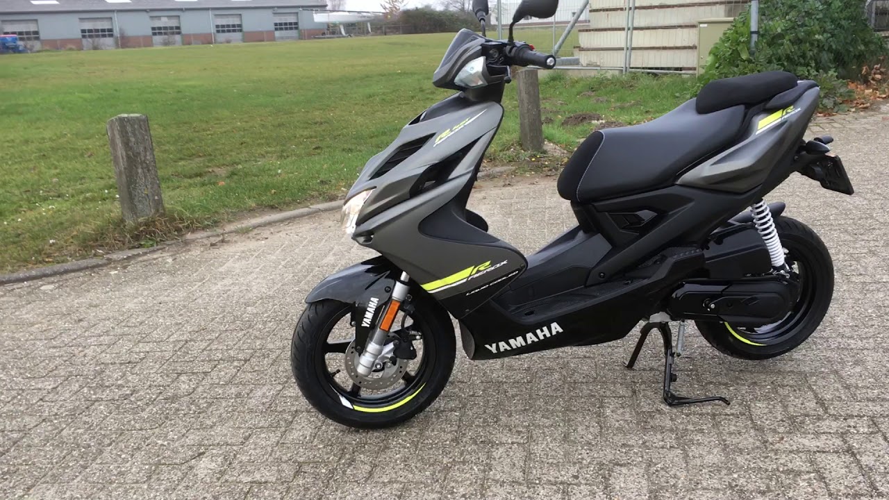 Yamaha Aerox 2023. Yamaha Aerox. Одноместный Yamaha Aerox. Yamaha Aerox фото. День скутера