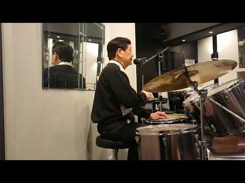 恋人も濡れる街角【中村雅俊】1982年発売のヒット曲🎵 作詞：桑田佳祐、作曲：桑田佳祐・八木正生／カバー、成増ハピネスの名物マスター