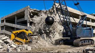 Blue Wrecking Ball Crane Levels a Mega Site | 3D Demolition Crew screenshot 5