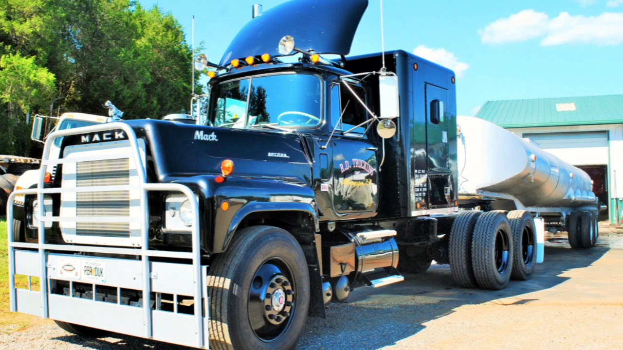 Original 'Rubber Duck' 1970 Mack RS700 of caretaker/small fleet