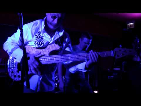 MWI Naughty Dawgs Chicago Show 2009 Drum solo intr...