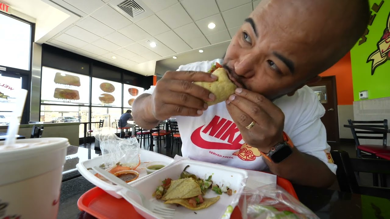 Eating at a 24 hour Taco Shop in Vegas