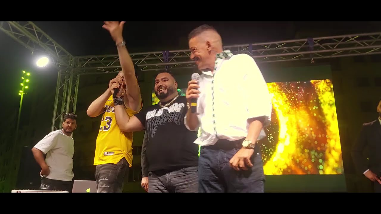 Rofix و janito australia و bliksem مبلبلينها مع الجمهور الطنجاوي فساحة الامم