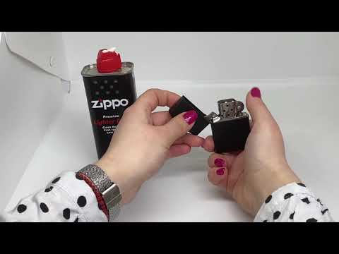 Kako se sipa benzin u Zippo upaljač - Punjenje Zippo upaljača