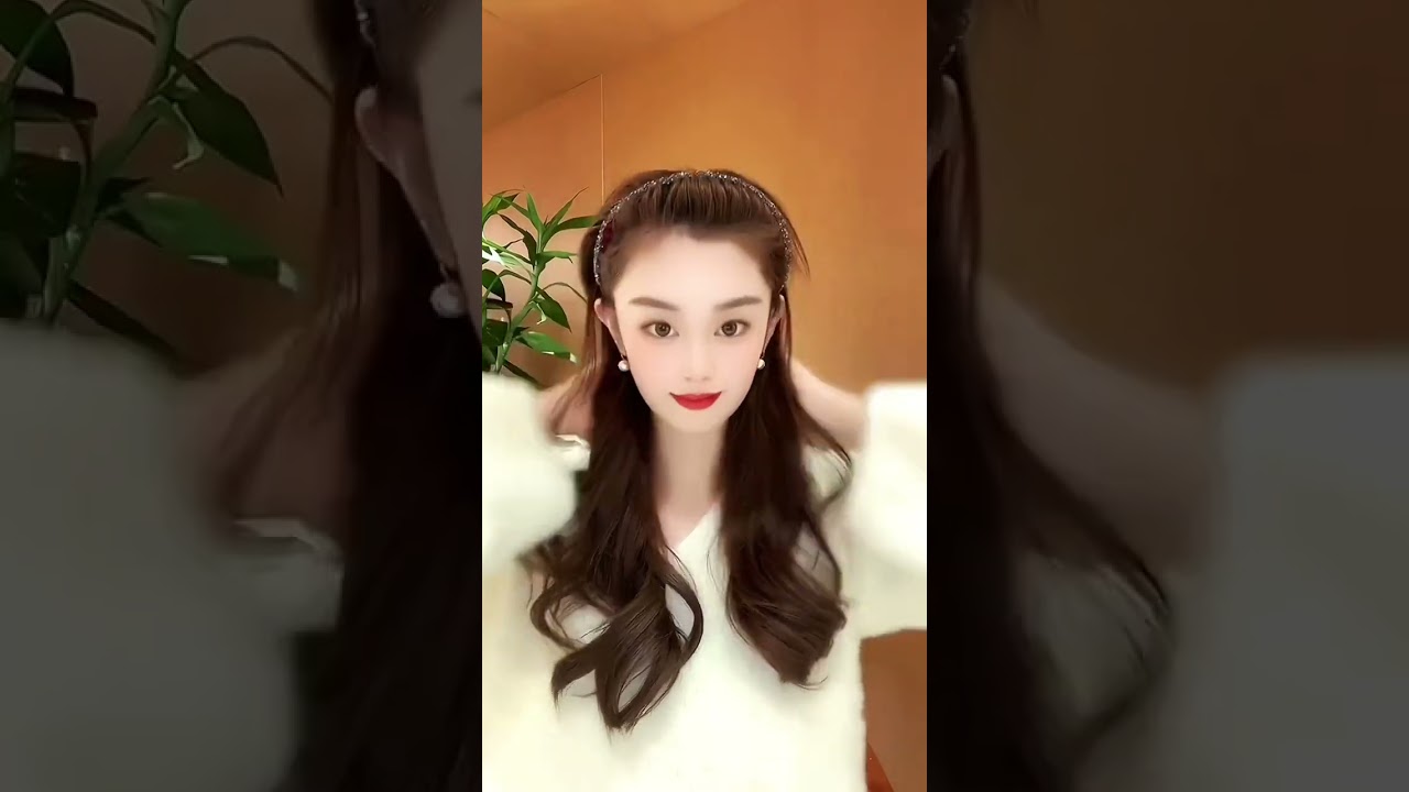 Broken hair and bangs are combed with this tooth comb headband, which is non-slip and good-looking.