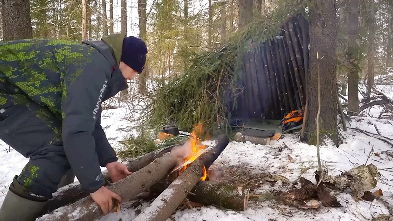 3 Days of Solo Bushcraft Survival and Built Three Shelters in a Row - My Cabin Life