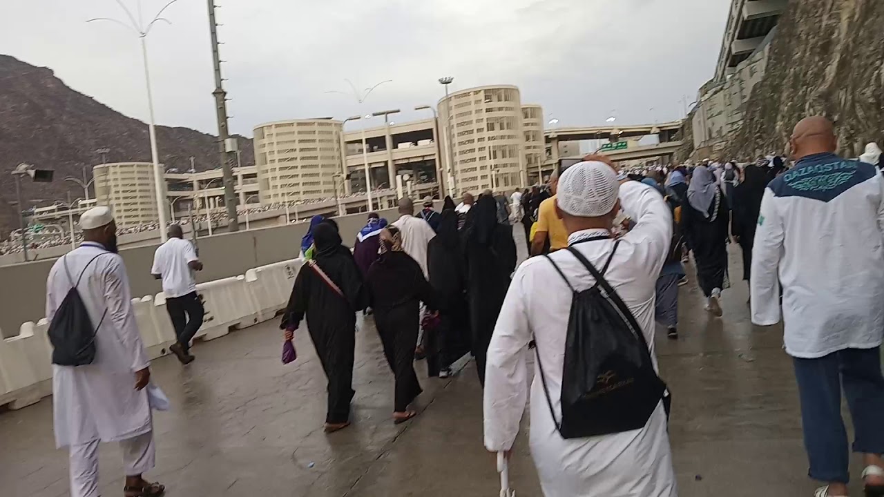 Джамарат,шайтанға тас лактыру - YouTube