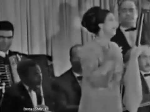 ام كلثوم تنسى كلمات الاغنيه وعم سيد سالم بفكرها بالكلمات
