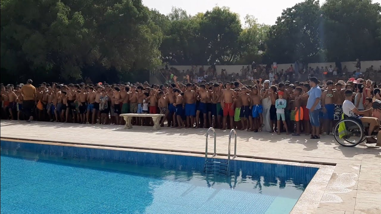 أجواء جد رائعة عند إفتتاح المسبح البلدي المرجة فاس حماس ولا أروع.