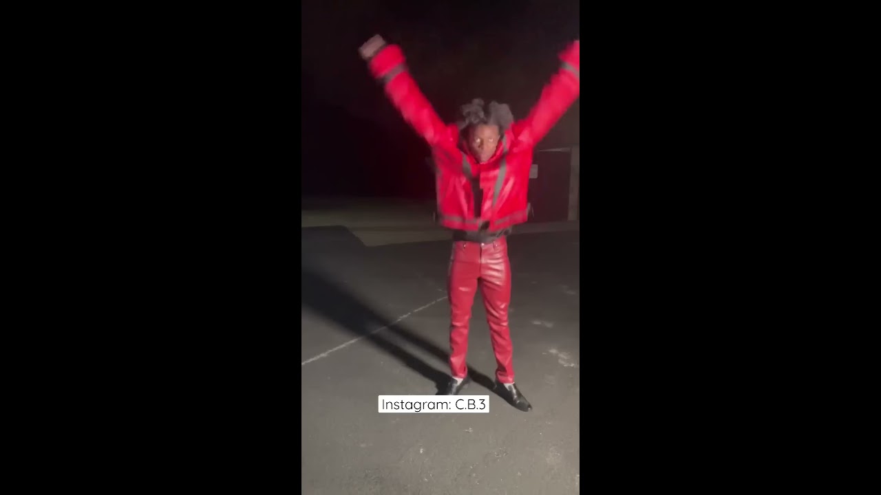 Michael Jackson’s “Thriller” IS ICONIC! #michaeljackson #halloween #thriller #musicvideo #mj #shorts