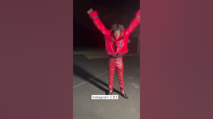 Michael Jackson’s “Thriller” IS ICONIC! #michaeljackson #halloween #thriller #musicvideo #mj #shorts