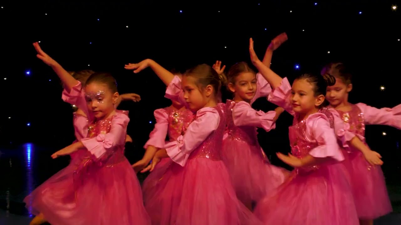 Novogodišnja bajka 21.12.2025. 12h