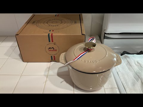 Staub 1.5 qt 16cm SESAME petite French oven cast iron Crate and Barrel 