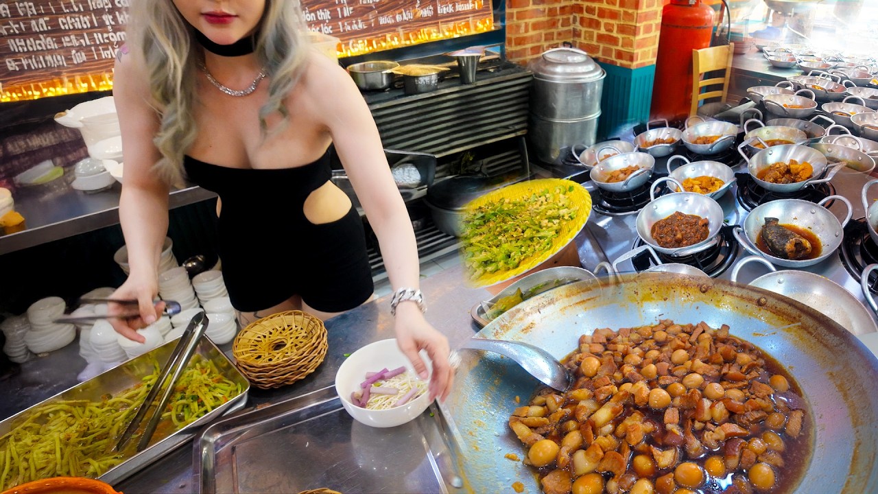 ĂN NGON BÌNH TÂN: Quán Cơm Chảo Út Long Độc Lạ - Ngắm Cô Chủ Xinh Đẹp, Ăn Cơm Xèo Xèo