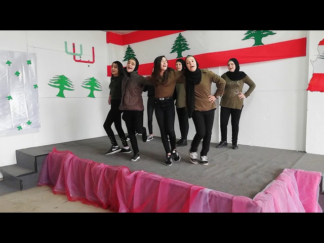 صف الثامن بمناسبة عيد الإستقلال على أغنية وطني الغالي