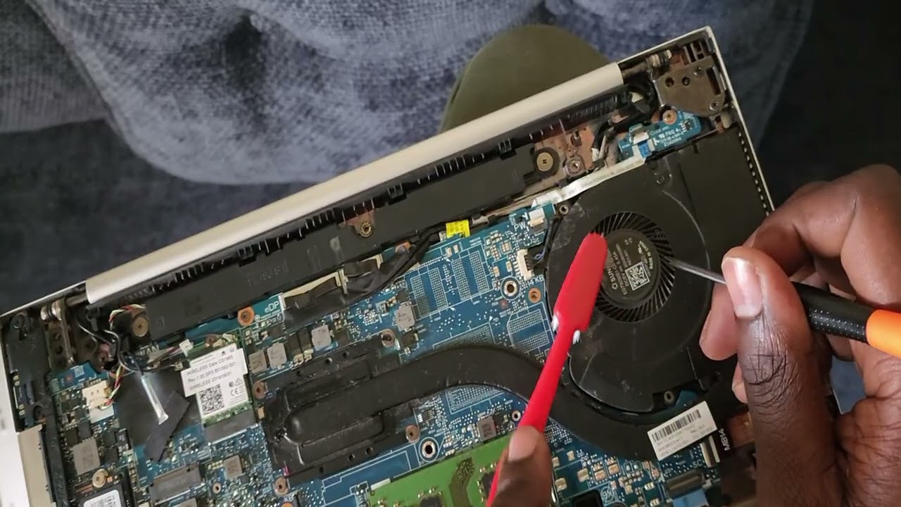 Cach ve sinh quat tan nhiet laptop an toan khong hu mo to
