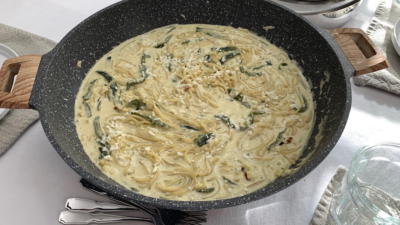 Spaghetti con crema y Chiles poblanos YouTube