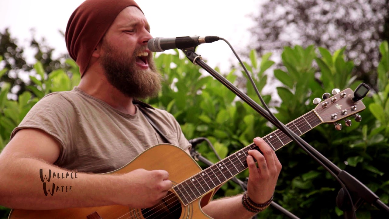 Wallace Water - Mashup unplugged live @Mannifest
