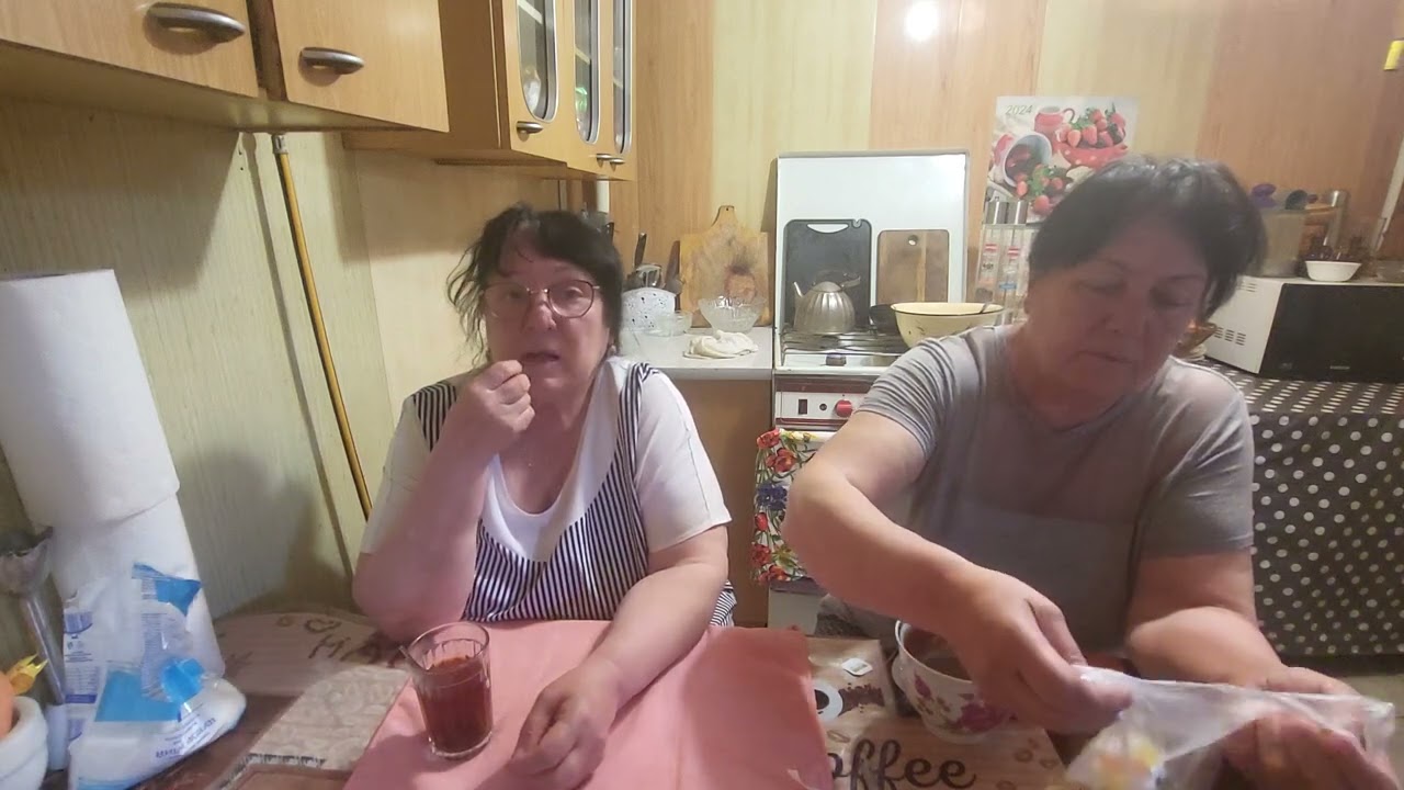 Собираемся домой, как всегда чай.