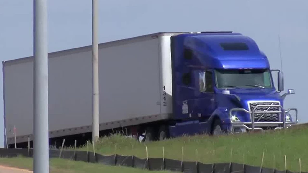 Trucker who got stuck in I-20 work zone thinks Louisiana is failing truck drivers