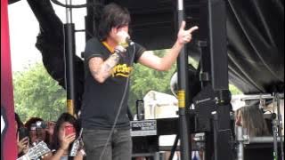 Download lagu Pierce The Veil (King For A Day feat. Kellin Quinn Warped Tour '12)
