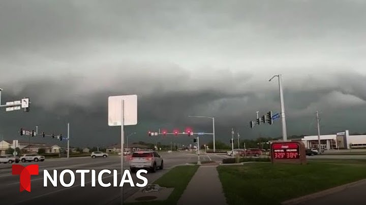 Tornados y tormentas golpean con fuerza comunidades de Iowa e Illinois | Noticias Telemundo