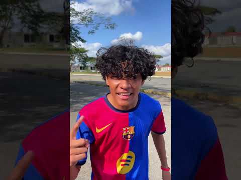 Mi pelota callo en una juguetería abandonada