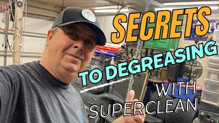 Degreasing a engine with Super Clean.
