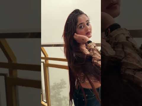 bindass kavya 🌸⛰️ subscribe 👇⬇️#short ......