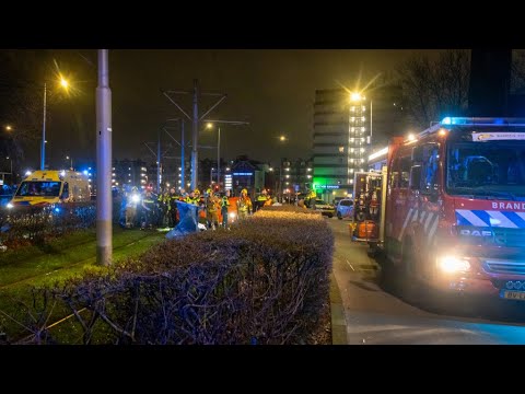 Jongen (14) overleden door vuurwerk in Rotterdam - YouTube