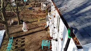 Arguably the best tool to clean gutters, especially high gutters : the Gutter Viper