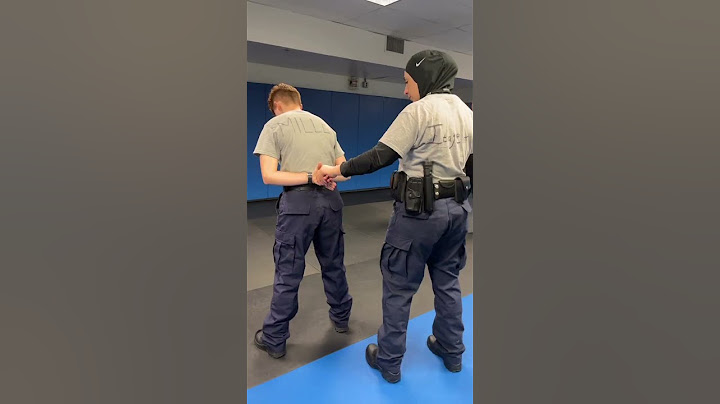 Handcuffing is harder than it looks 😅 #Dayinthelife #police  #academylife