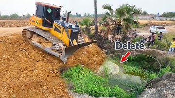 High Powered SHANTUI DH17 C3 Dozer Pushing Soil, Speedy Land Leveling, Cutting Edge dozer Technology