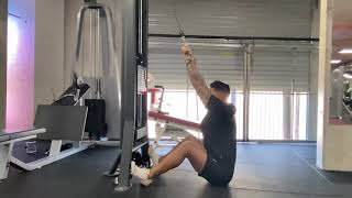 UPPERBODY - FLOOR CABLE UNDERHAND LAT PULLDOWN