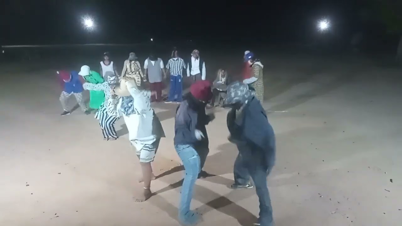 Parte 2 Teatro Feminina do Grupo Anarówa no dia do Posse dos Novos Caciques da aldeia São Pedro 