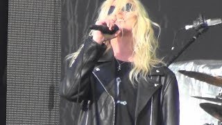 Video thumbnail of "The Pretty Reckless - Oh My God - Aftershock 2016"